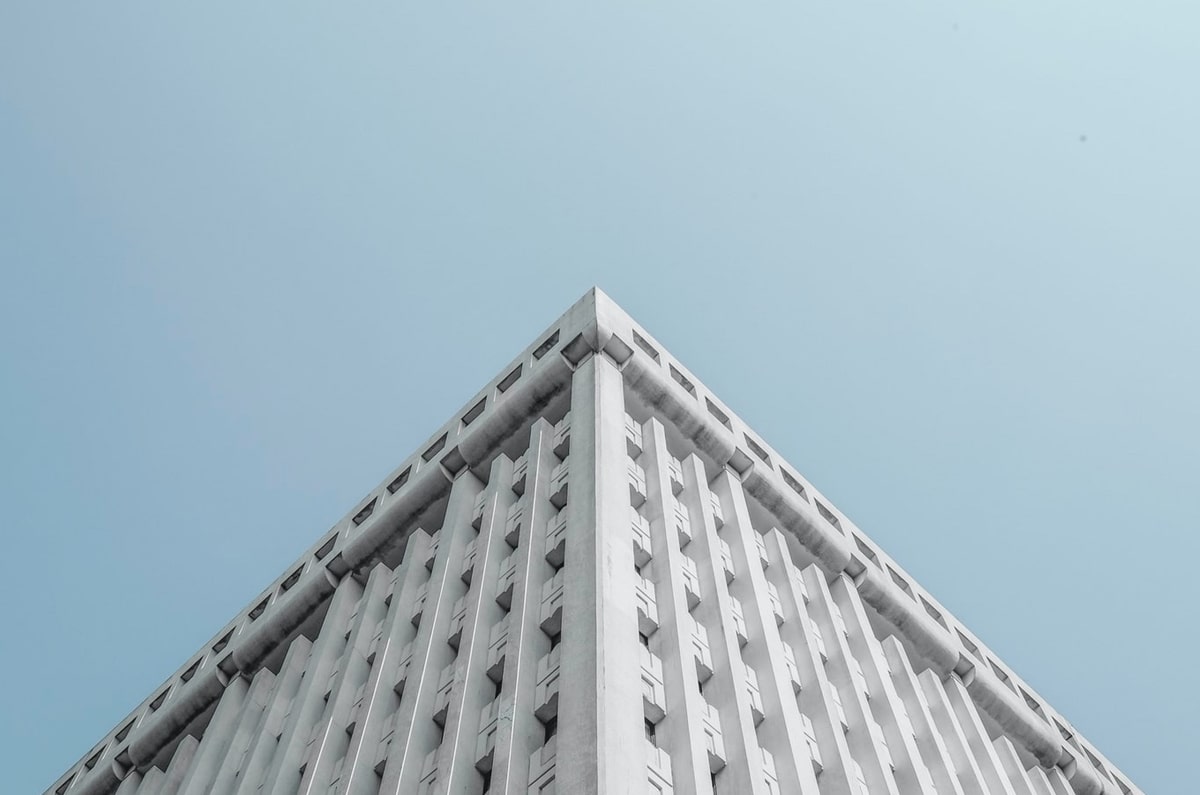 香蕉漫画想转发前：先核对前提有没有说，再把主语写明白（读完更稳）